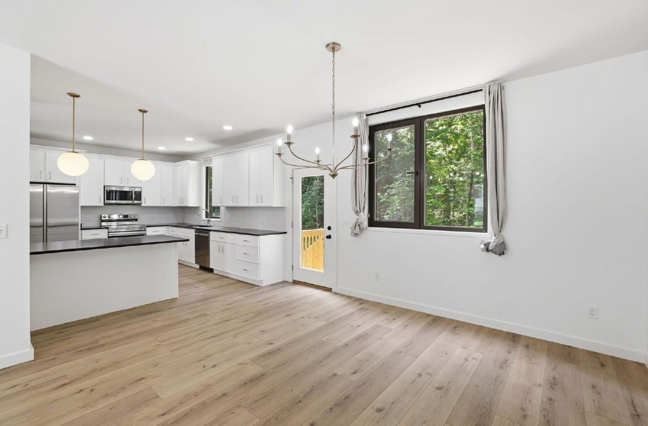 427 Ankara Ct - Photo 7 of 26