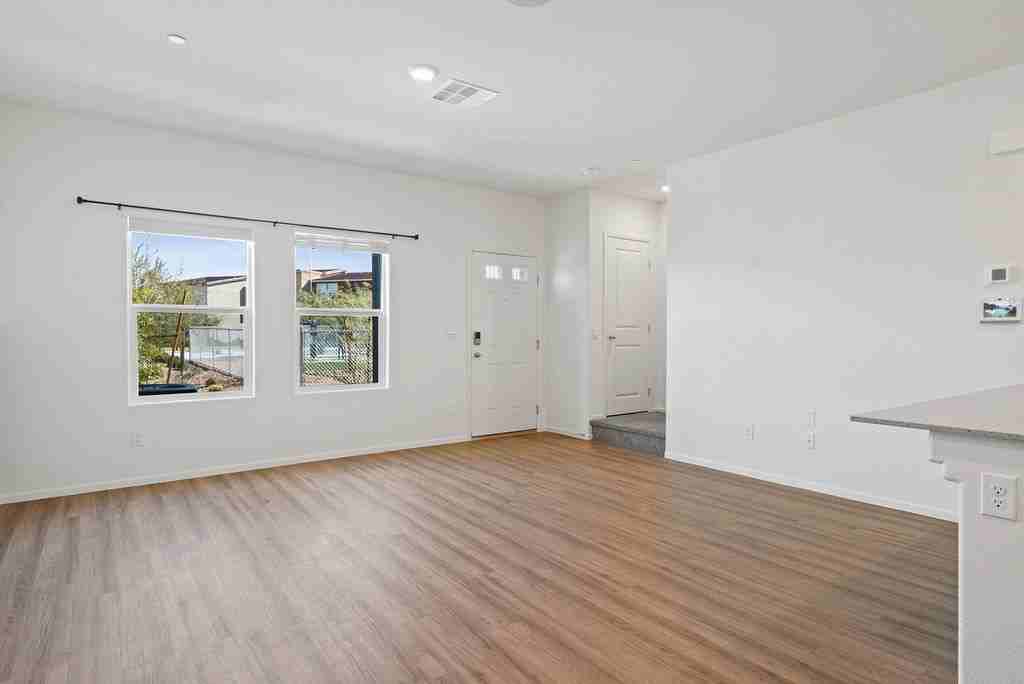 444 Moonlight Cove Dr - Photo 7 of 38