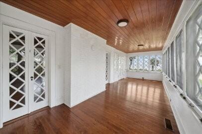 1326 Riverside Dr - Photo 7 of 35