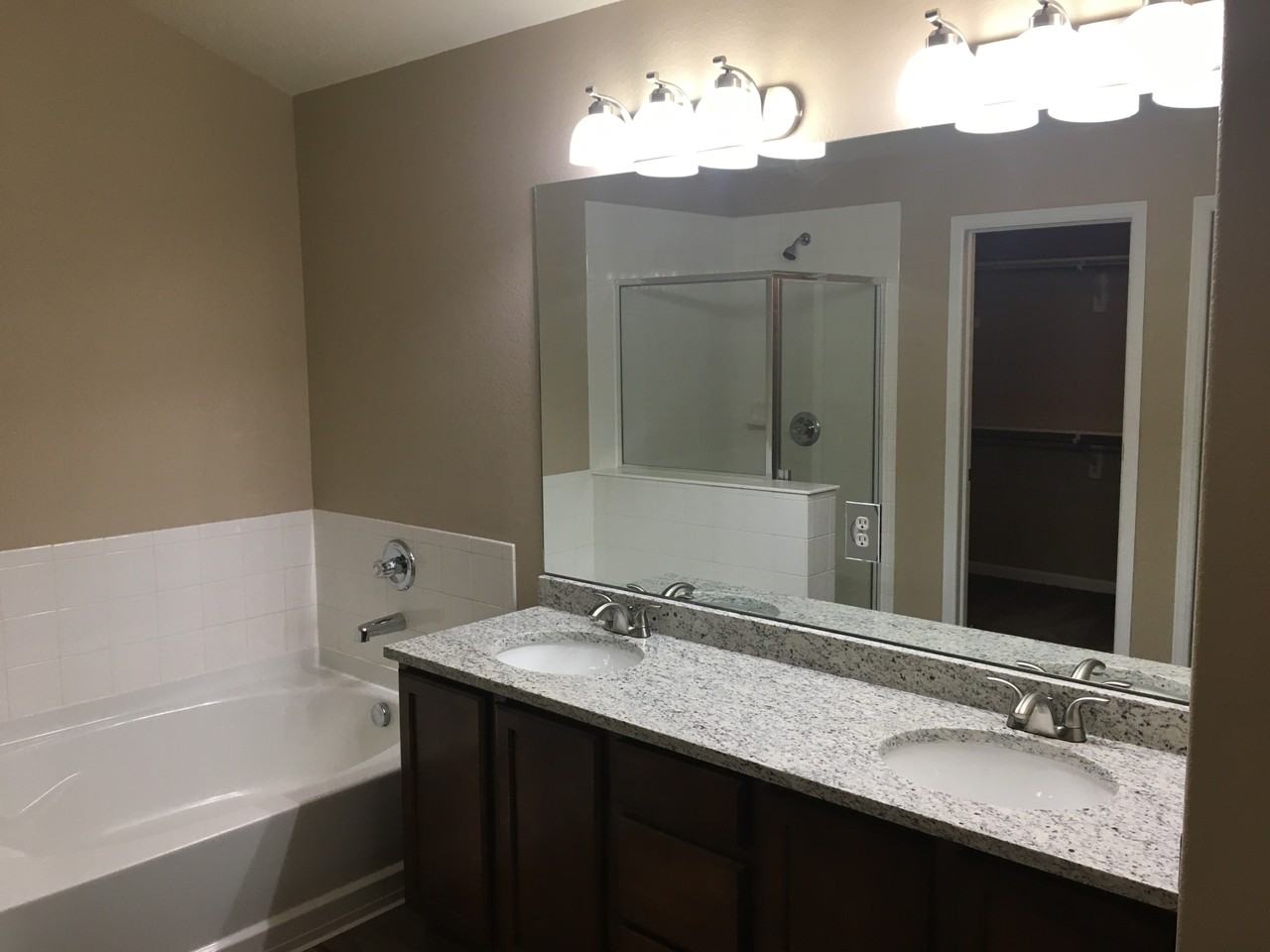 6589 Baytree Grv - Photo 4 of 18