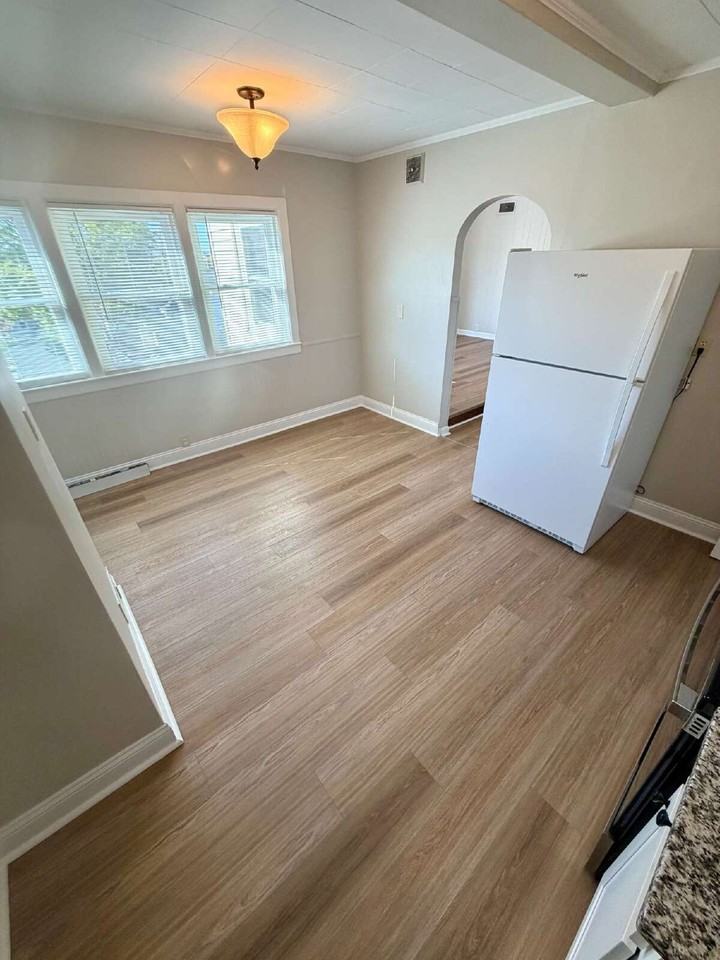 11 Norton St #B - Photo 4 of 11