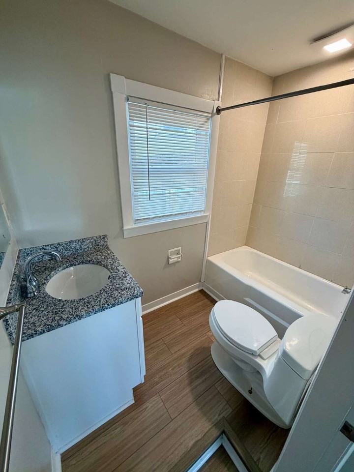 11 Norton St #B - Photo 5 of 11