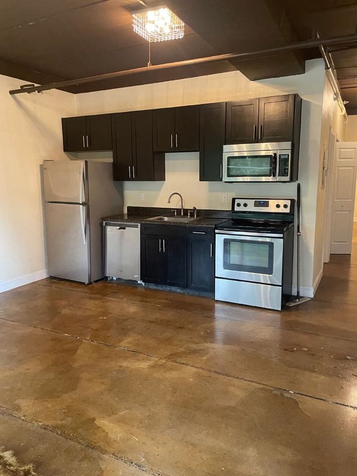310 Blount St - Photo 4 of 20