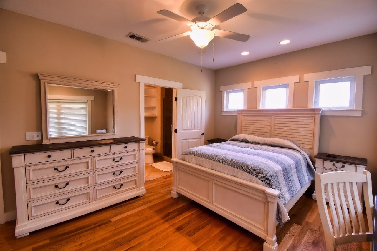 1329 Hancock Ct - Photo 6 of 40