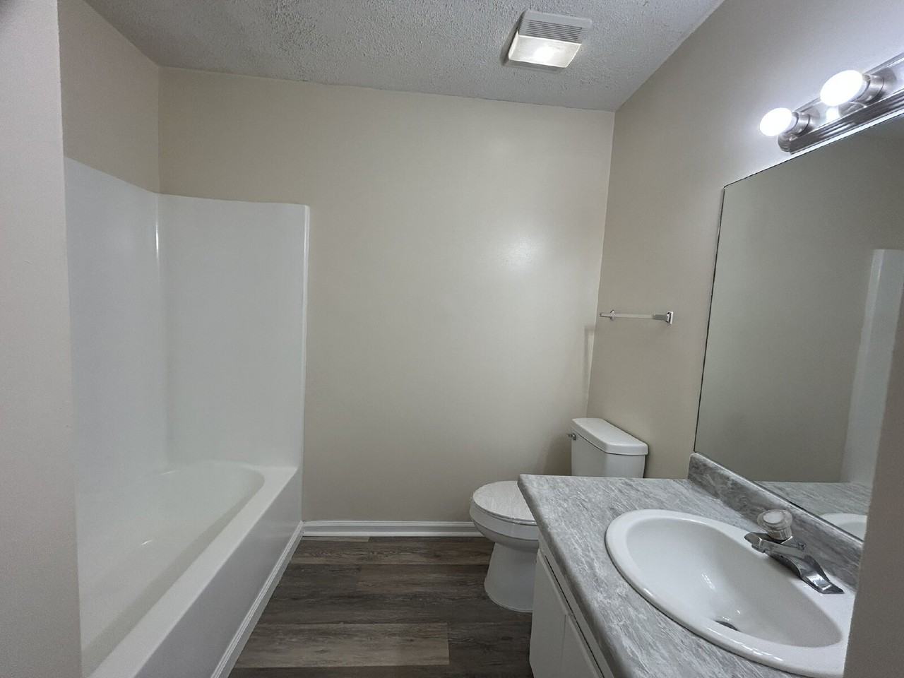 350 Beverly St - Photo 4 of 9