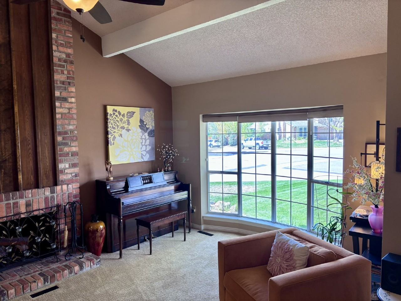 7872 S Hill Dr - Photo 4 of 33