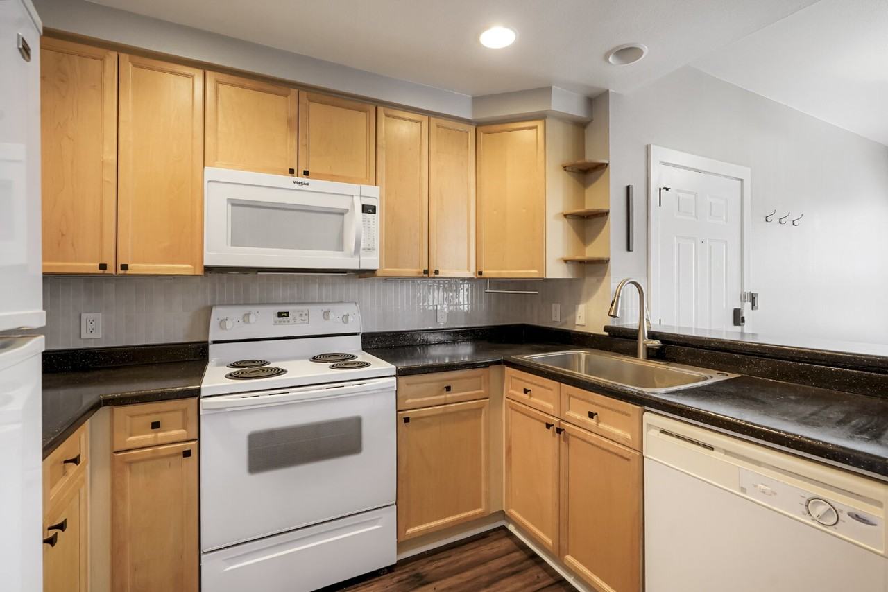2819 Syracuse Ct #232 - Photo 6 of 20