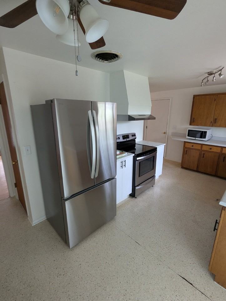 7070 Beacon Way - Photo 4 of 50