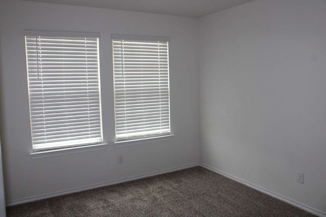 3012 Glazner Dr - Photo 6 of 18