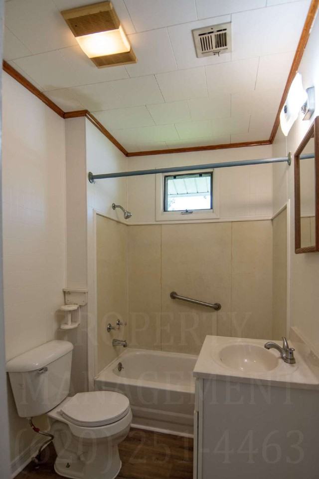 1318 W 6th St - Photo 4 of 24