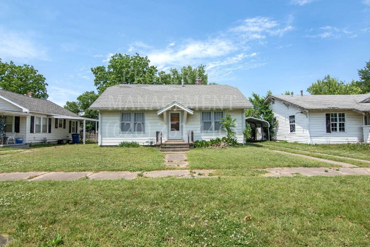 1318 W 6th St - Photo 6 of 24