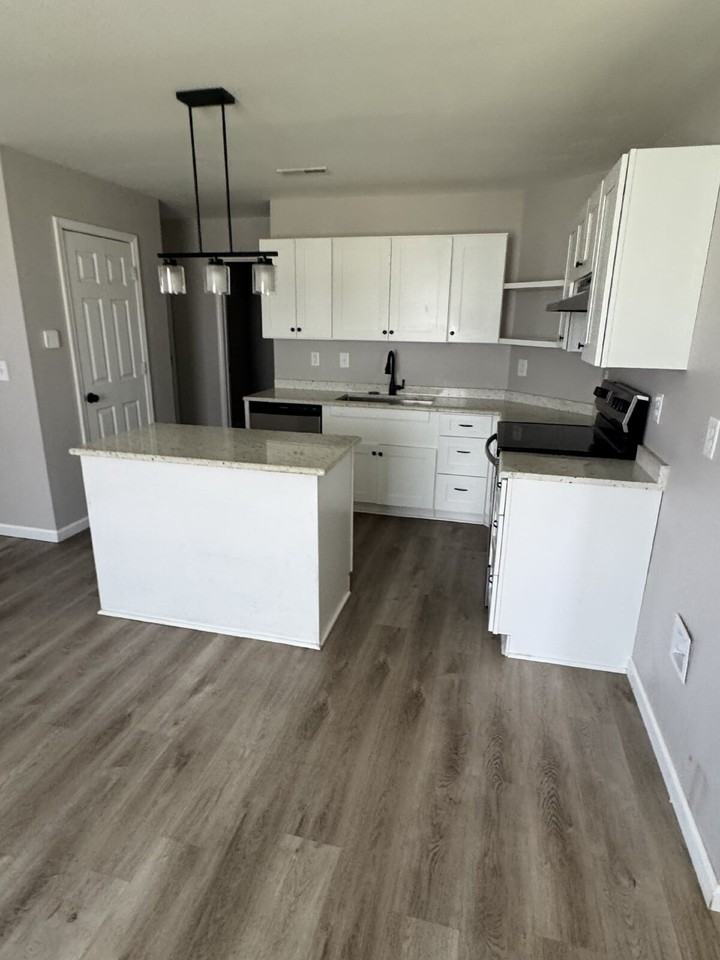85 Smith Glen Dr - Photo 2 of 15