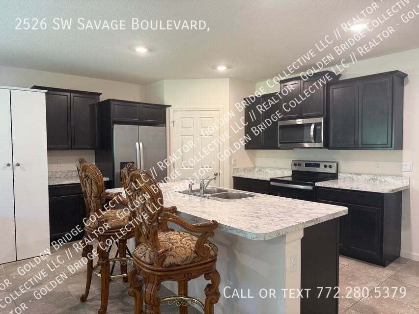 2526 Sw Savage Blvd