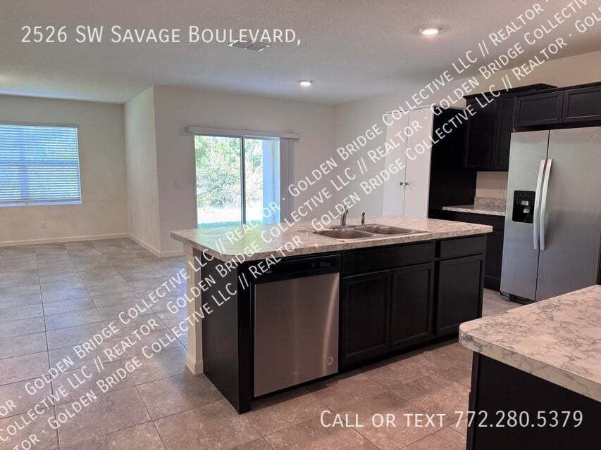 2526 Sw Savage Blvd - Photo 2 of 10