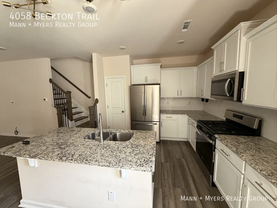 4058 Beckton Trl - Photo 2 of 14