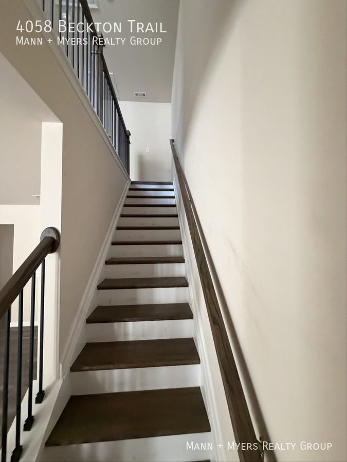 4058 Beckton Trl - Photo 4 of 14