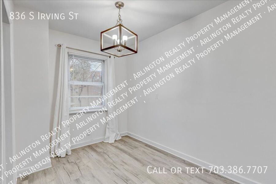 836 S Irving St - Photo 5 of 16