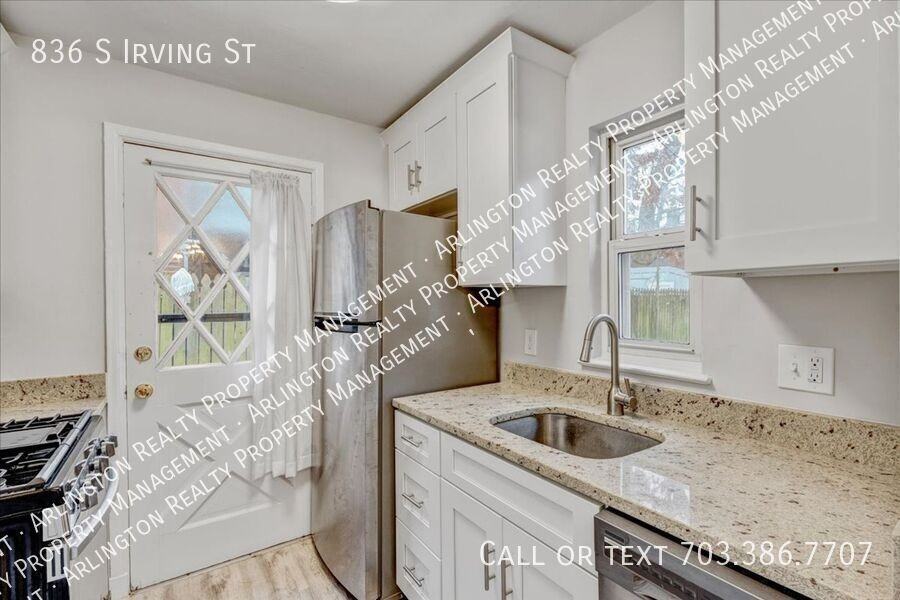 836 S Irving St - Photo 6 of 16