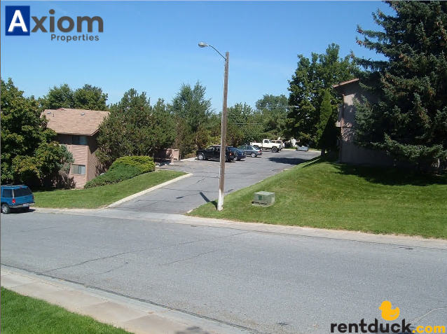 2147 Marigold St - Photo 4 of 25