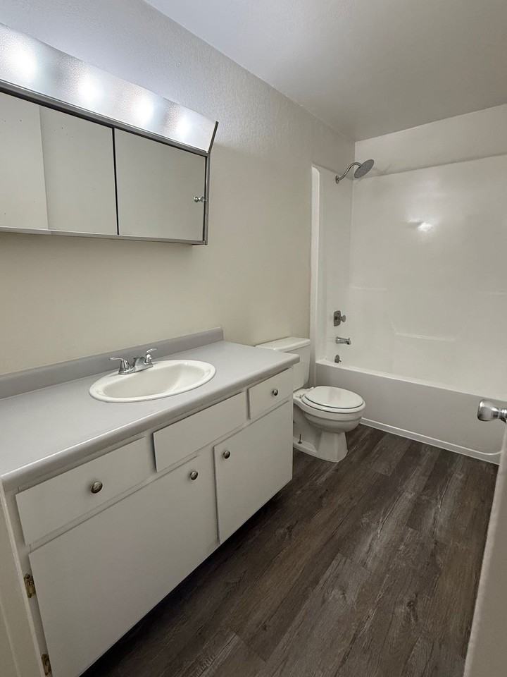 2147 Marigold St - Photo 5 of 22