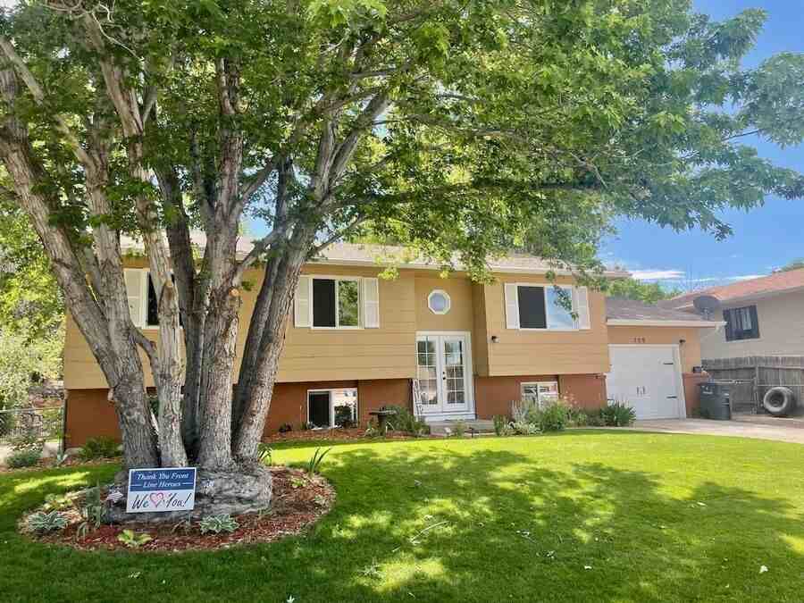 739 Cardinal St - Photo 2 of 33