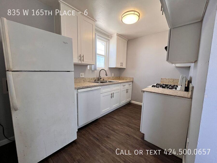 835 W 165th Pl #6 - Photo 6 of 18
