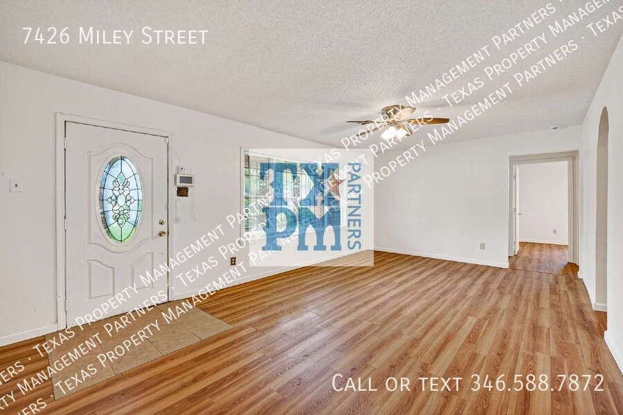7426 Miley St - Photo 3 of 28