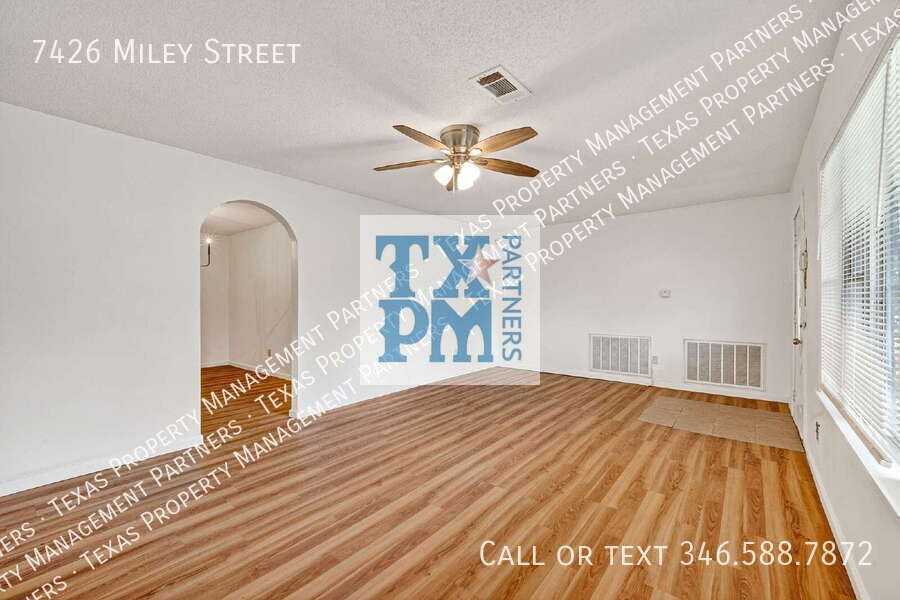7426 Miley St - Photo 5 of 28
