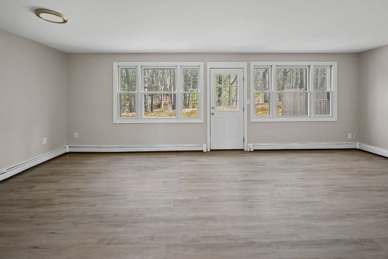 246 Parliament Cir - Photo 2 of 12