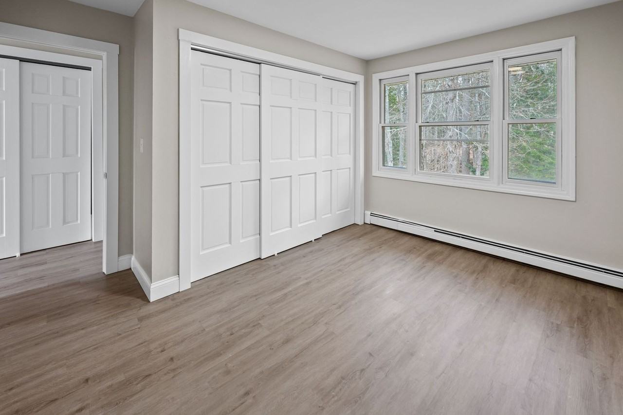 246 Parliament Cir - Photo 7 of 12