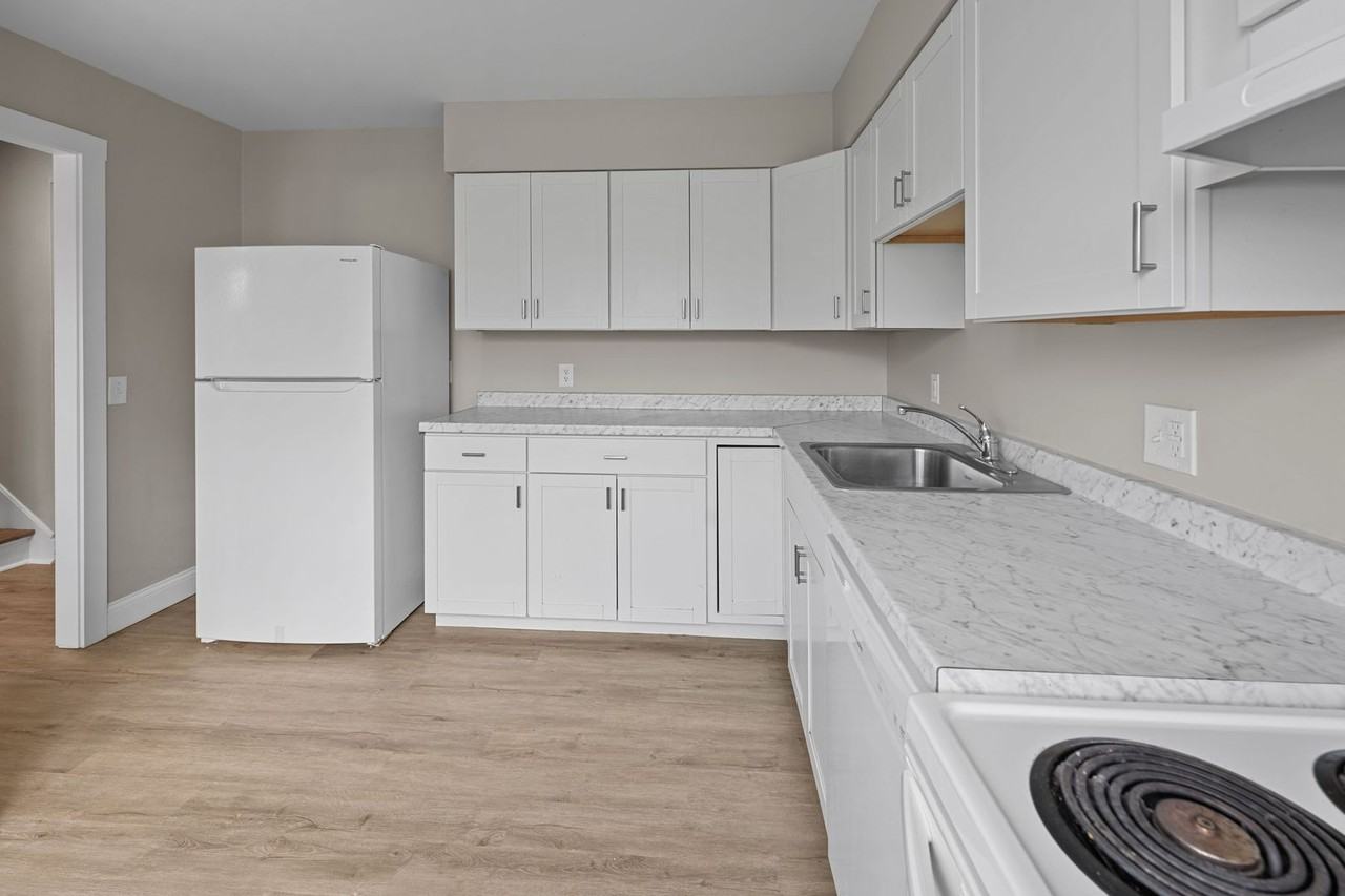 237 Parliament Cir - Photo 4 of 15