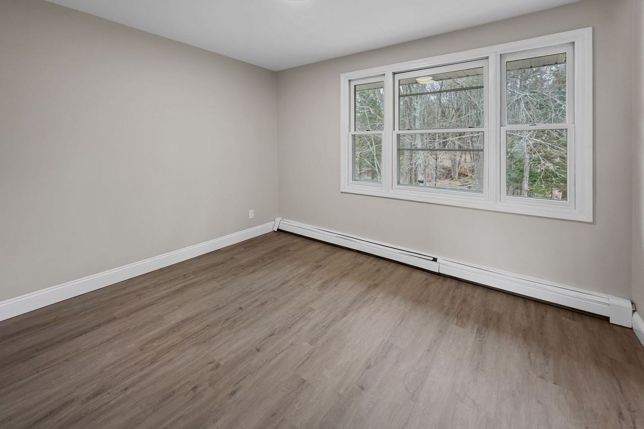 237 Parliament Cir - Photo 7 of 15