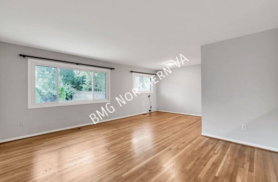 8316 Carnegie Dr - Photo 4 of 29