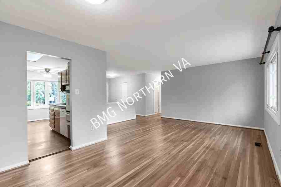 8316 Carnegie Dr - Photo 5 of 29
