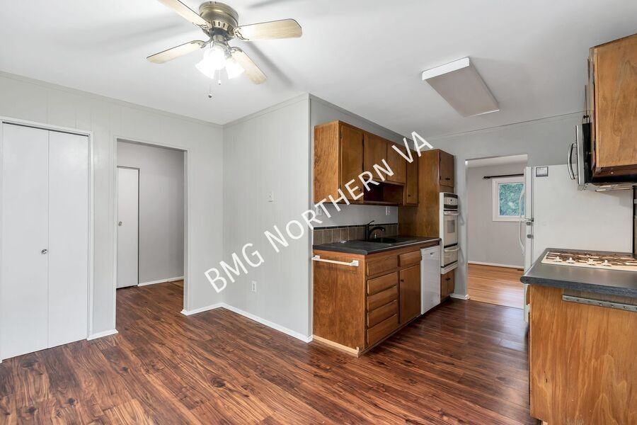 8316 Carnegie Dr - Photo 7 of 29