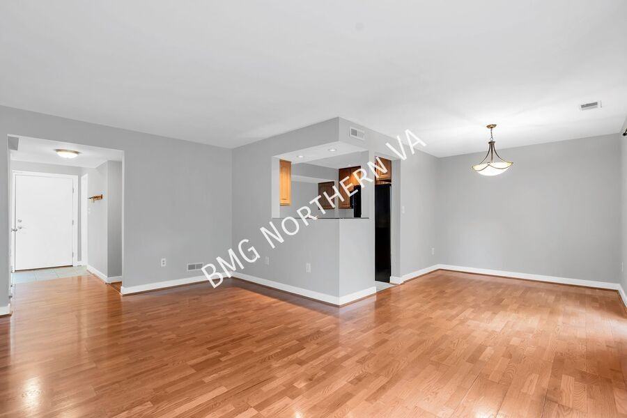 1790 Ivy Oak Sq - Photo 4 of 31