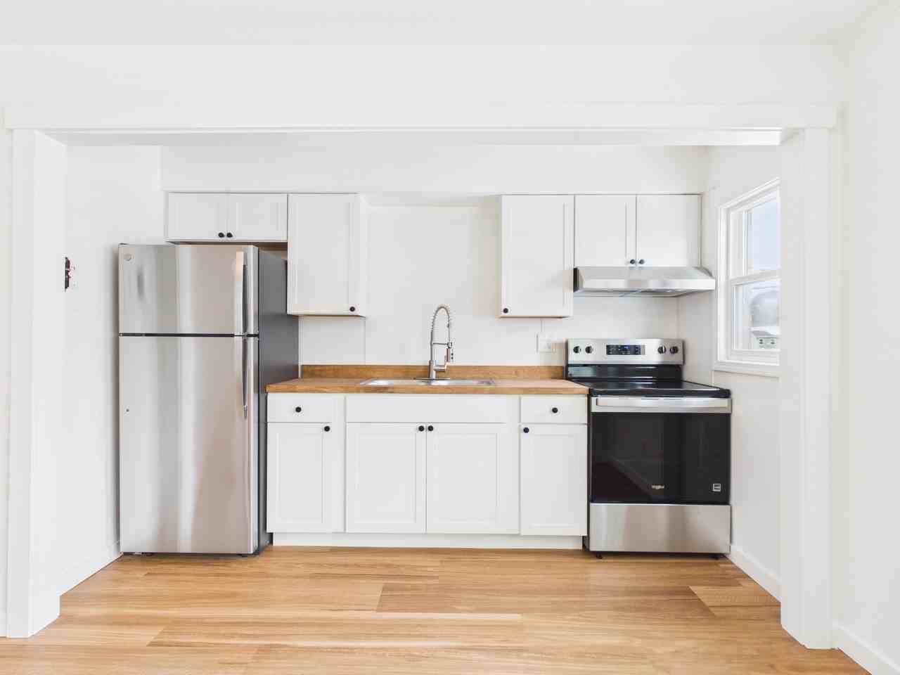914 Gilmore St #D - Photo 6 of 11