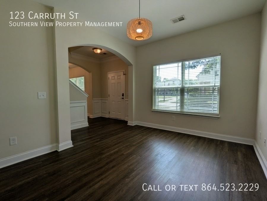 123 Carruth St - Photo 4 of 29