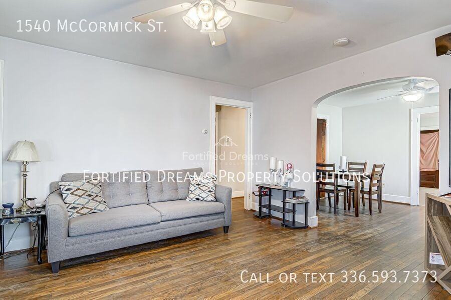 1540 Mccormick St - Photo 3 of 21