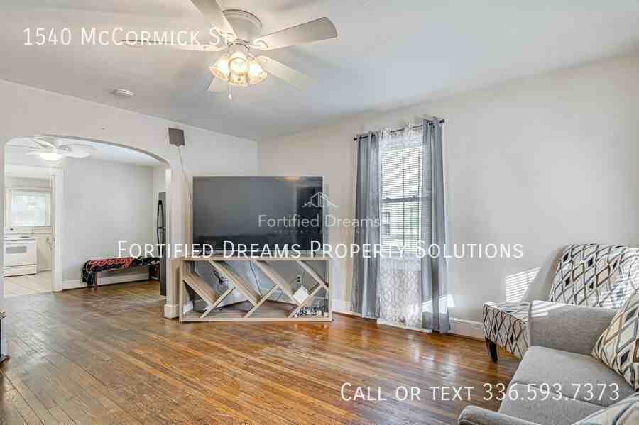 1540 Mccormick St - Photo 5 of 21