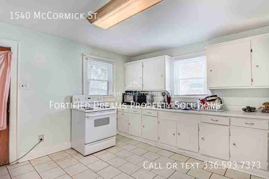 1540 Mccormick St - Photo 6 of 21