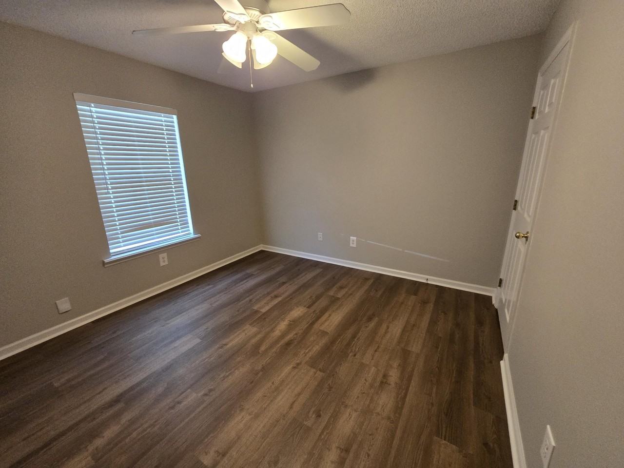 107 Raintree Ct - Photo 6 of 26