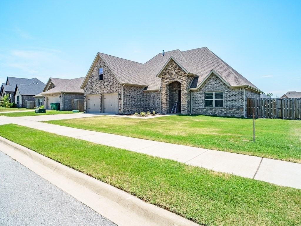 1671 Sunrise Cir - Photo 2 of 35