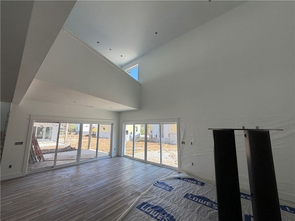 906 N Sang Ave - Photo 3 of 34