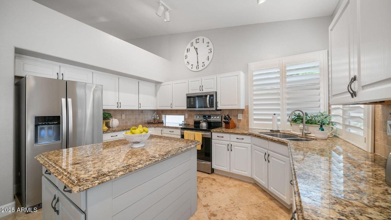 2214 E Beachcomber Dr - Photo 7 of 44
