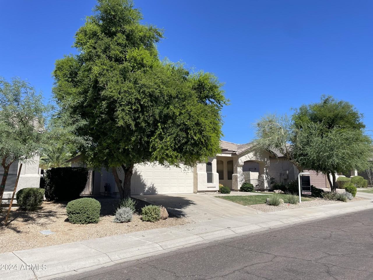 7322 E Gallego Ln - Photo 3 of 33