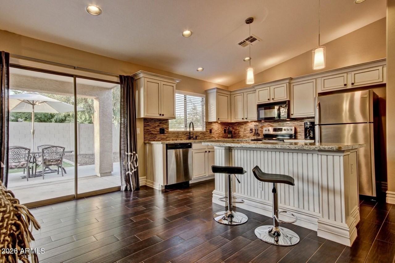 2442 E Pony Ln - Photo 4 of 22