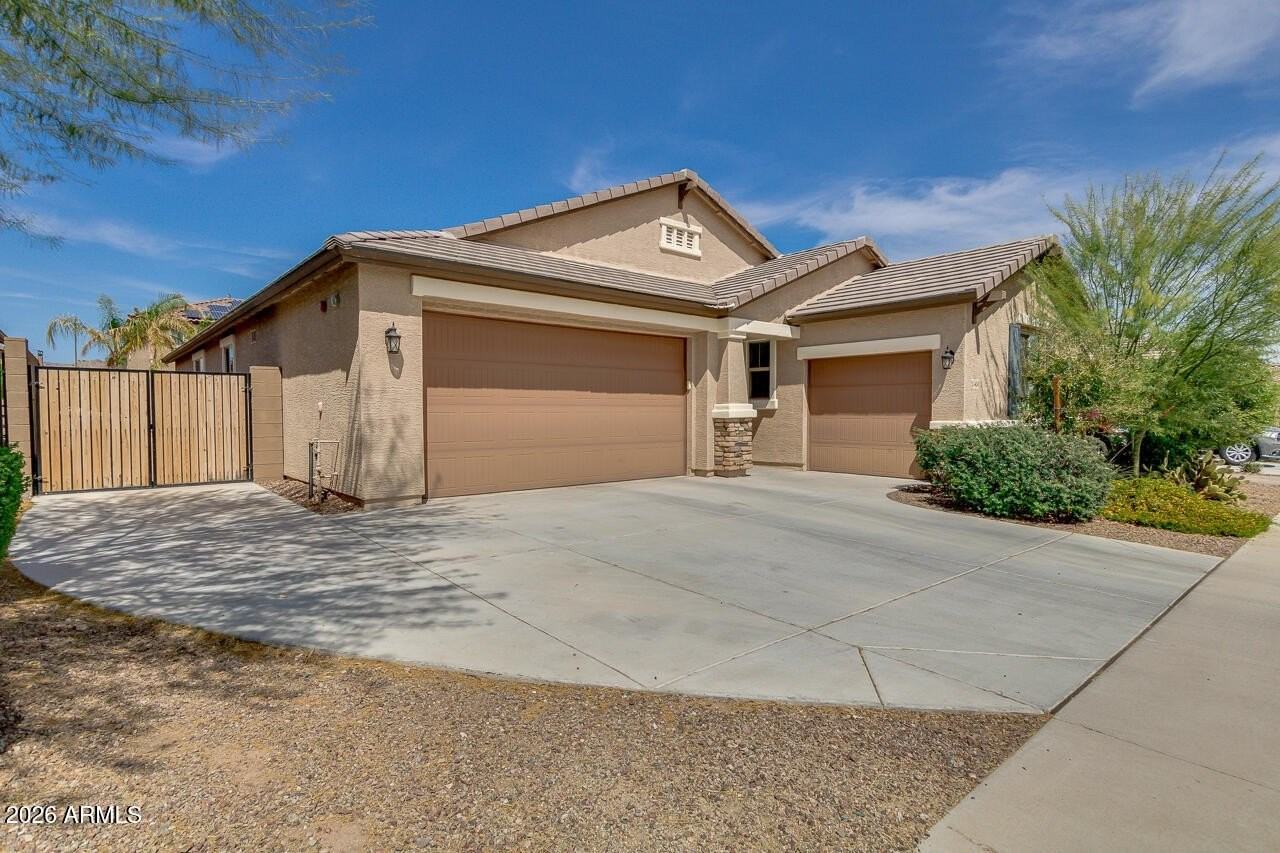 21450 W Almeria Rd - Photo 2 of 40