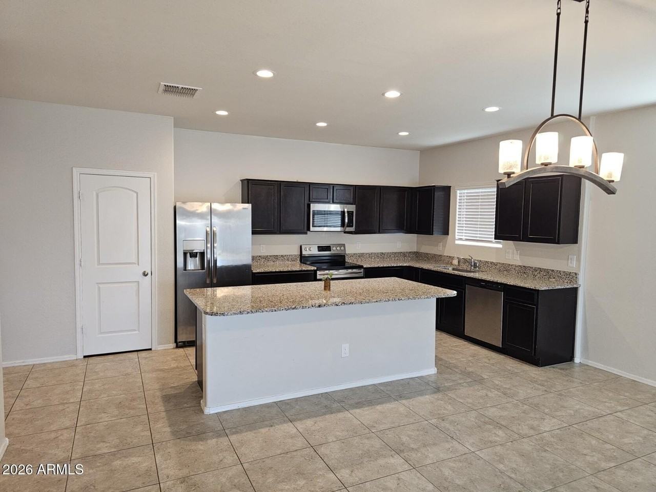25573 W Coles Rd - Photo 3 of 12