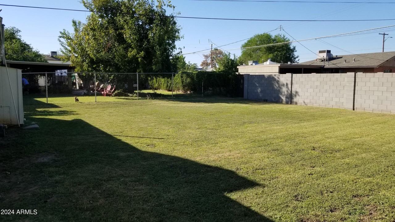 2132 E Mulberry Dr - Photo 2 of 18